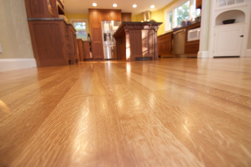 7 Advantages of Solvent-Based Finish for Flooring