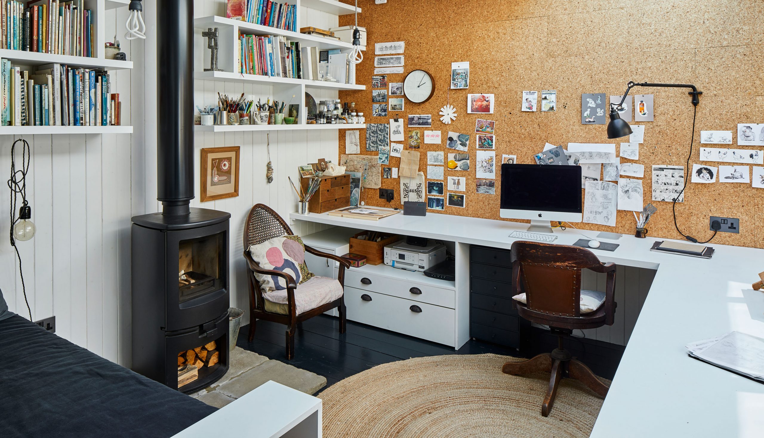 Storage in Manchester? Create Your Perfect Home Office With These 5 Tips