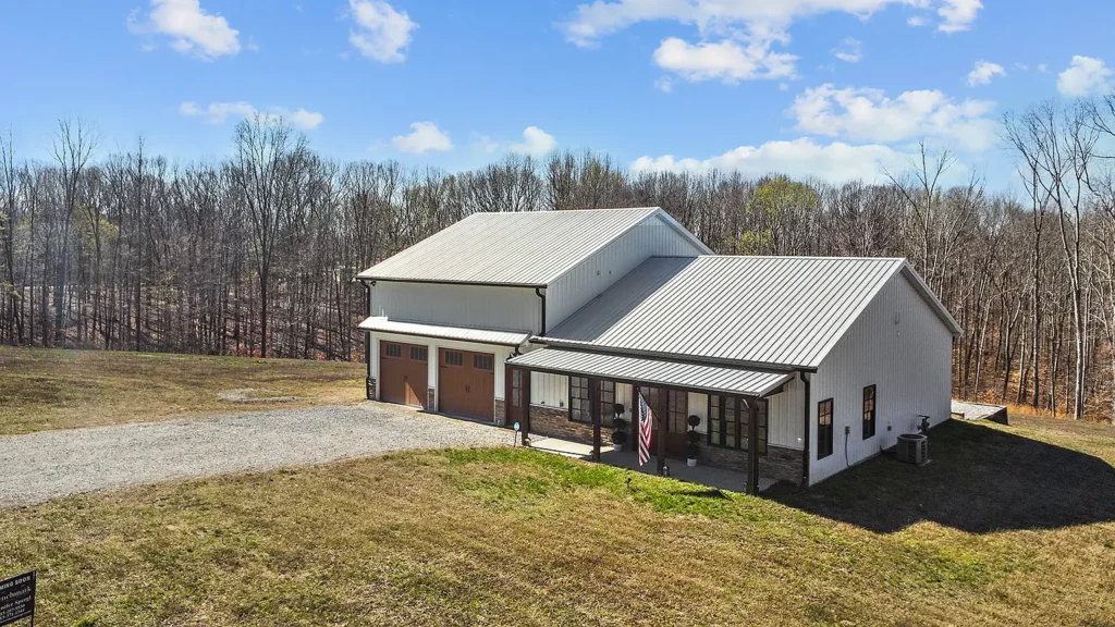 The Allure of the Tennessee Barndominium