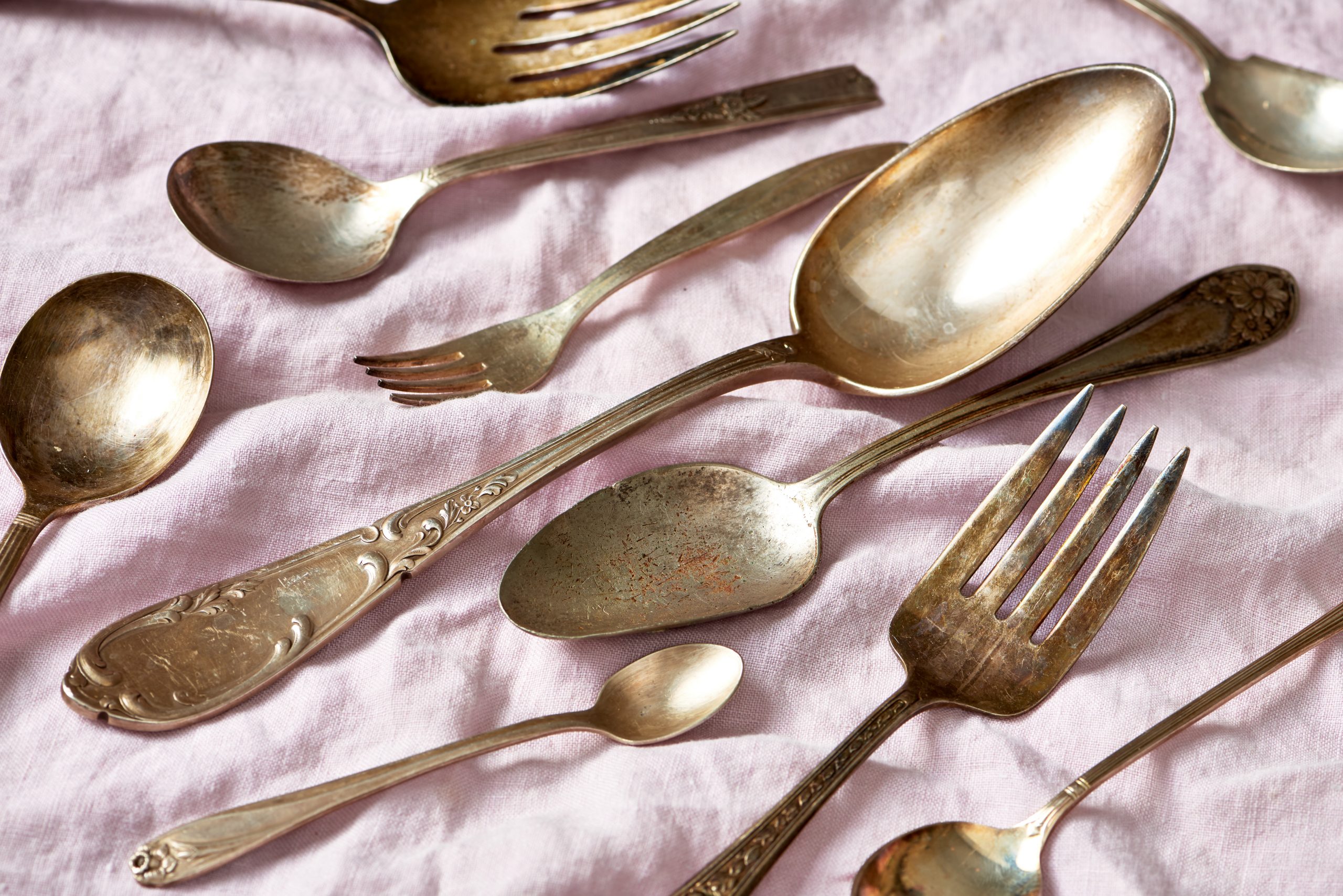 Clean Silverware Naturally