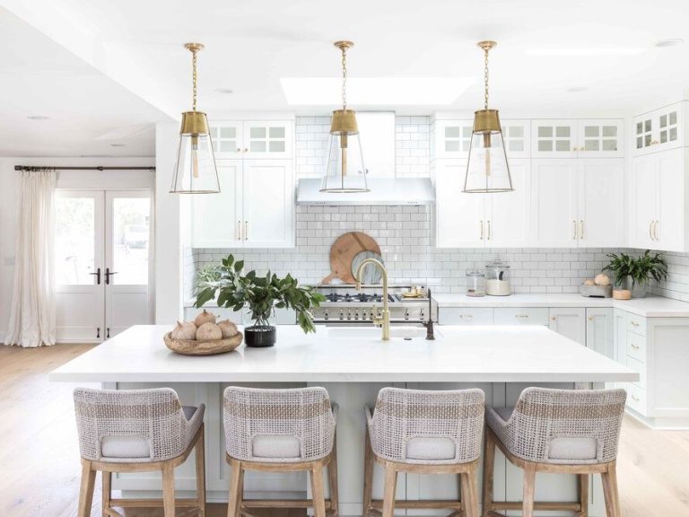All White Kitchen Cabinets Do’s and Don’ts - HouseAffection