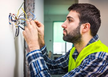 6 Useful Tips for DIY Household Electrical Repairs