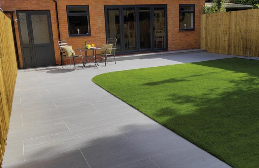 Porcelain Paving Direct - Get the grassy look in your garden with upcycled artificial offcuts