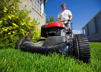 The Commons Issues with Self-Propelled Mowers and How to Fix Them