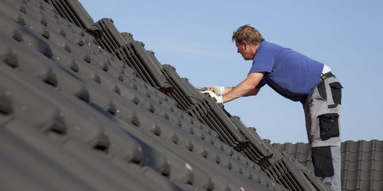 3 differences between commercial roofing and residential roofers in Florida