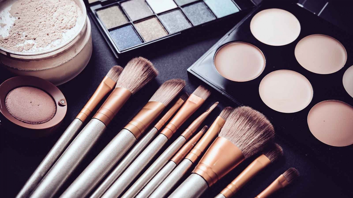 Shelf Life of Makeup & Cosmetics: Expiration Dates