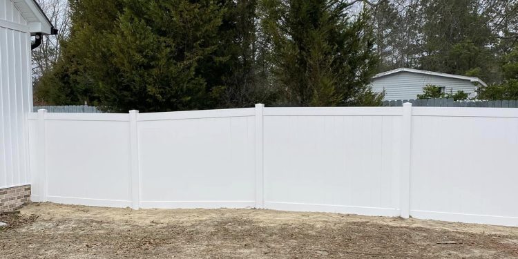 From Worn-Out Wood to Chic Vinyl: How a New Fence Transformed My Home