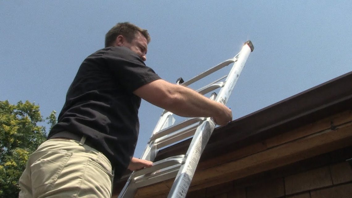 How To Stabilize Ladder On Roof - HouseAffection