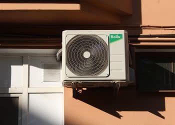 How Dirty Air Filters Affect Your Air Conditioner’s Performance and Lifespan