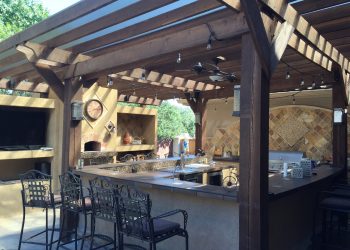 7 Things You Need to Include in Your Backyard Kitchen