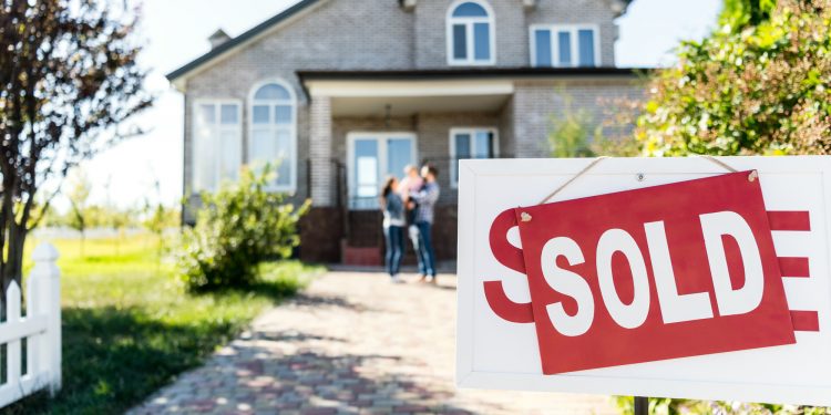 How Long Does It Take to Sell a House? The Complete Guide