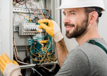 5 Simple Tips to Find a Good Electrician for Your Home