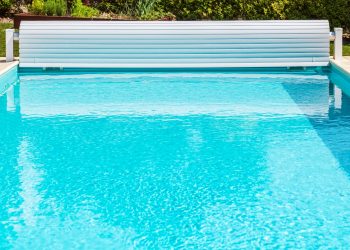 5 Advantages of Having a Cover for Your Swimming Pool